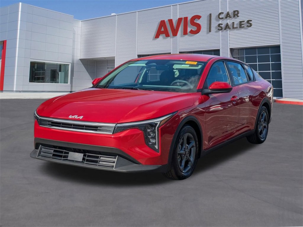 Used 2025 Kia K4 LXS image 1