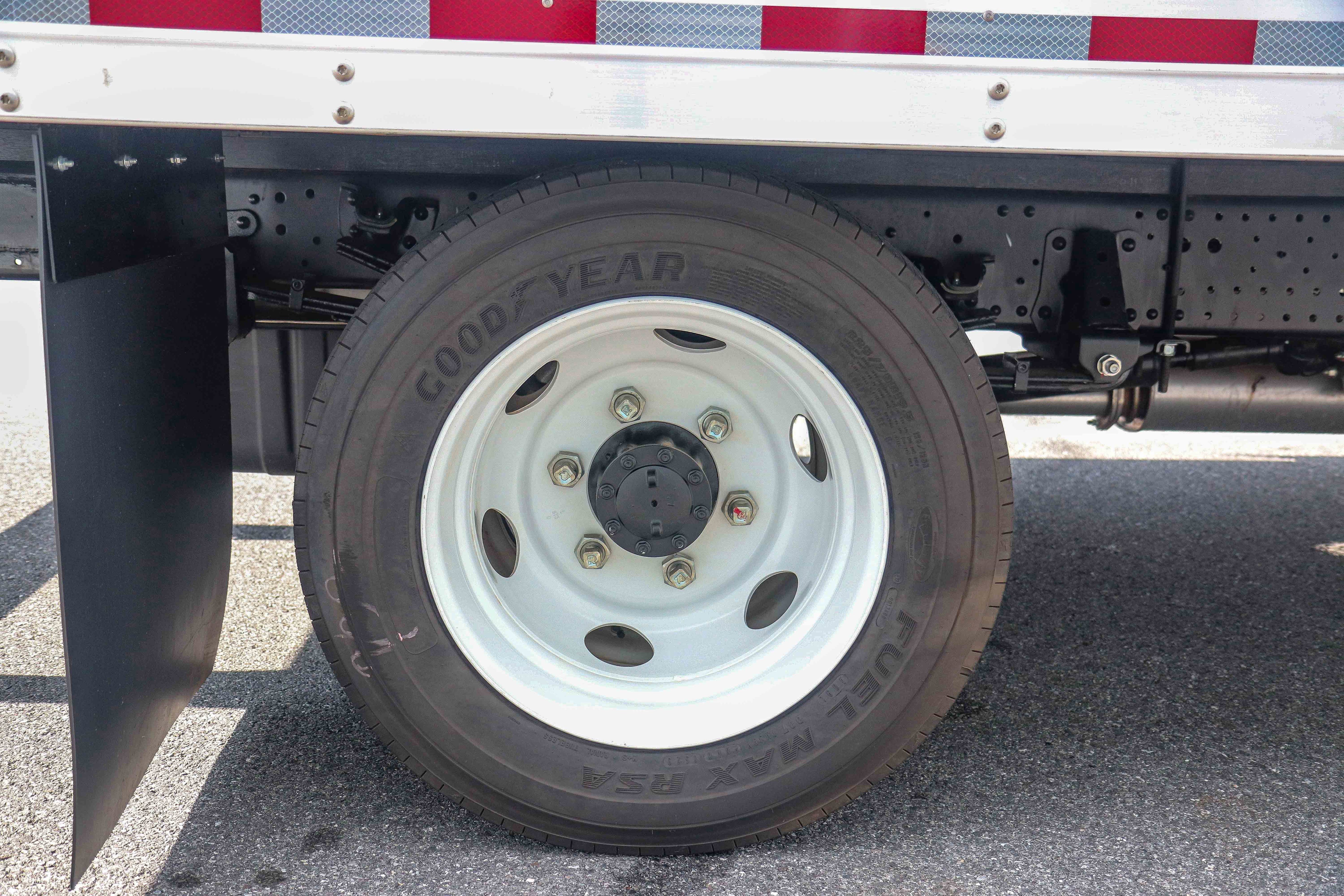 Used 2024 Isuzu NPR image 30