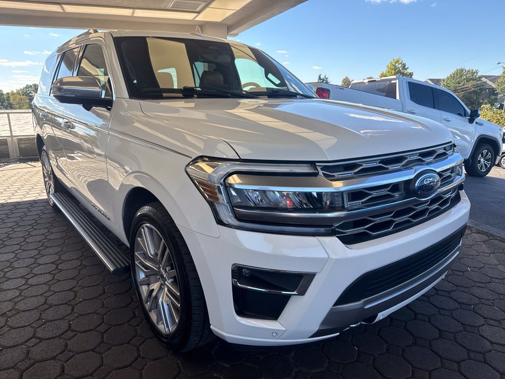 Used 2023 Ford Expedition Platinum AWD/4WD image 4