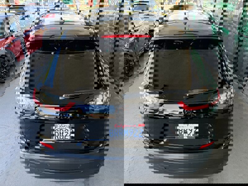 Used 2019 Jeep Cherokee Latitude Plus FWD image 15