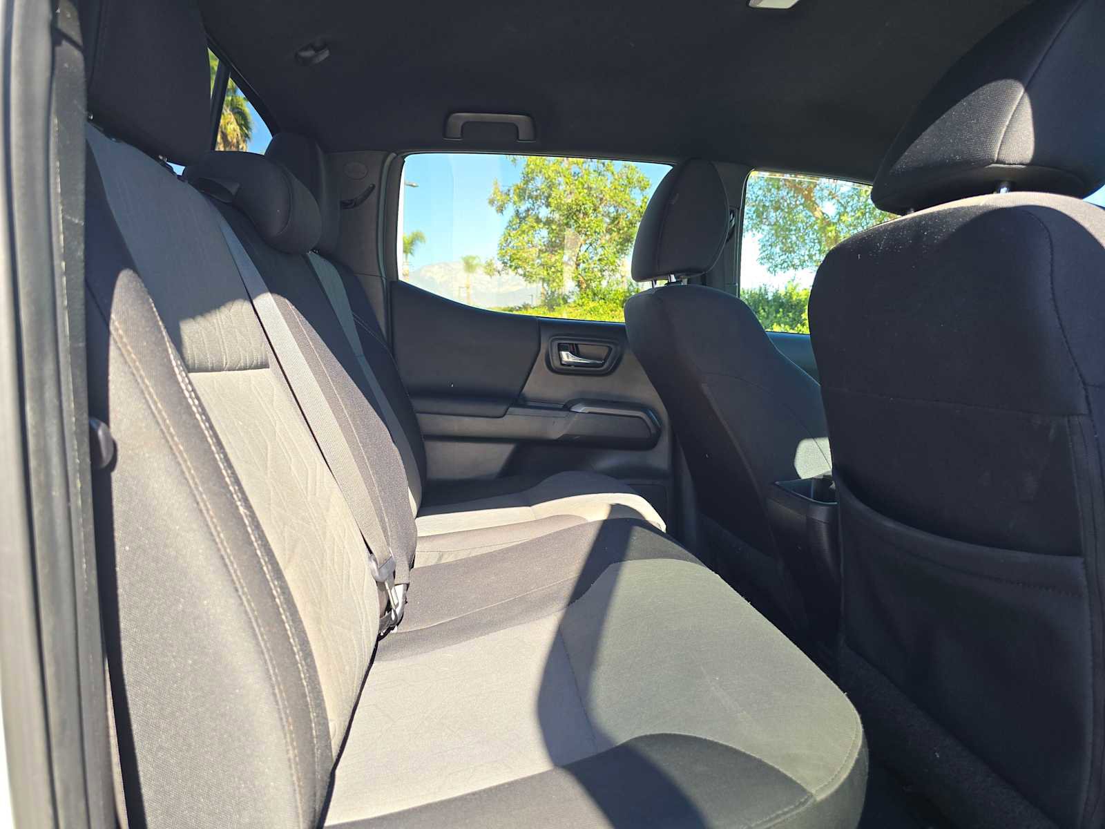 Used 2022 Toyota Tacoma TRD Off-Road image 12