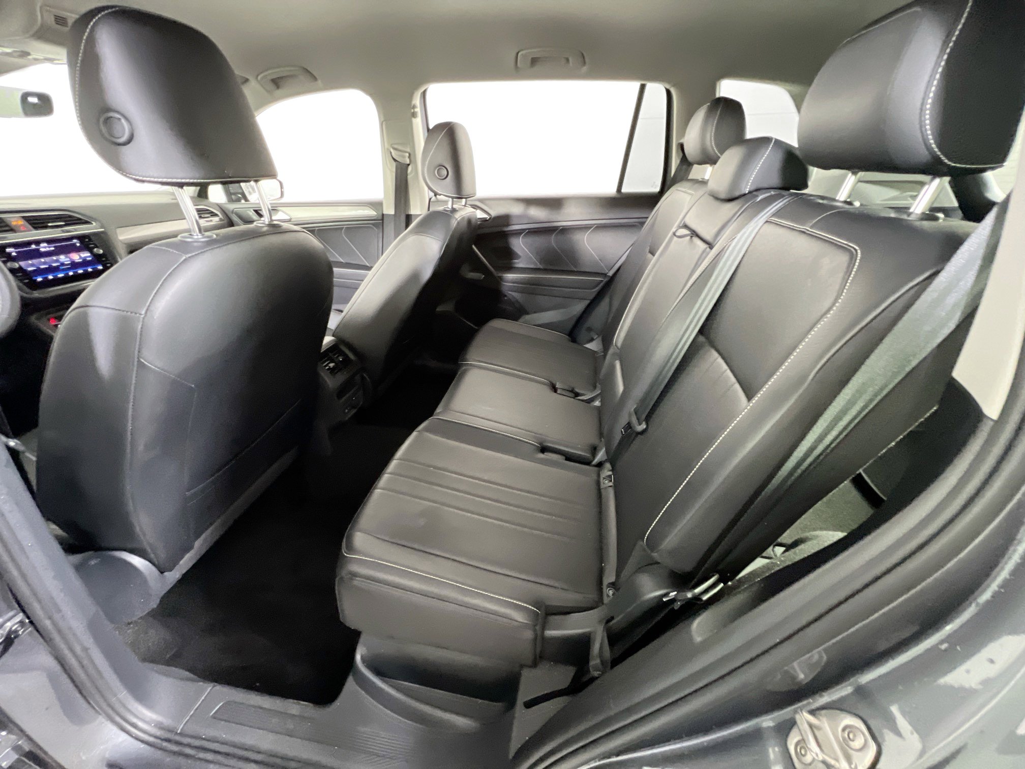 Used 2022 Volkswagen Tiguan SE AWD/4WD image 23