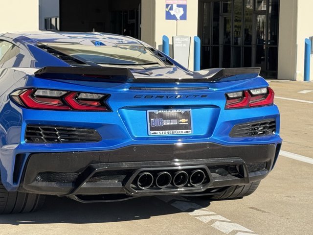 Used 2026 Chevrolet Corvette Z06 w/ Stealth Interior Trim Package RWD image 8