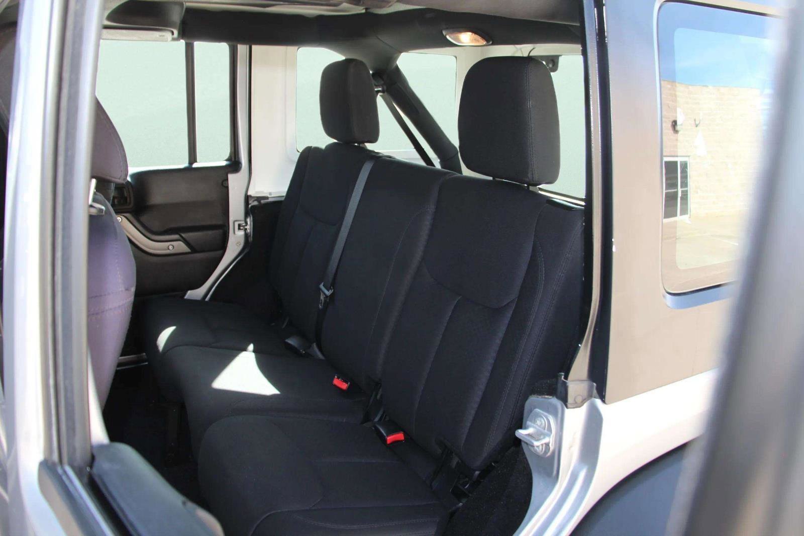 Used 2015 Jeep Wrangler Unlimited Sport image 19