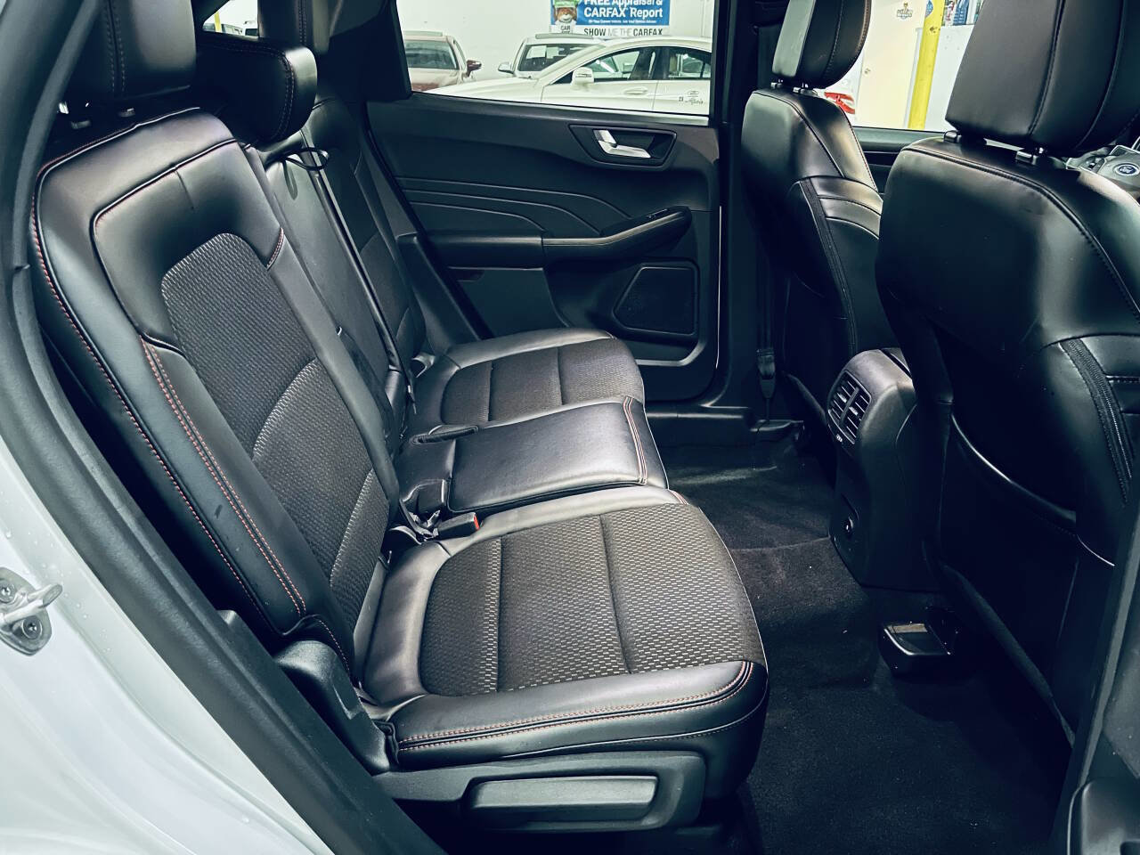 Used 2025 Ford Escape ST-Line Select AWD/4WD image 21