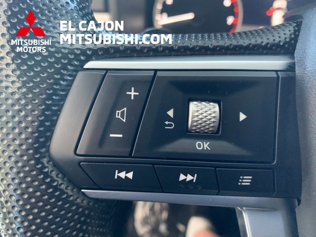 Used 2023 Mitsubishi Outlander SE image 20