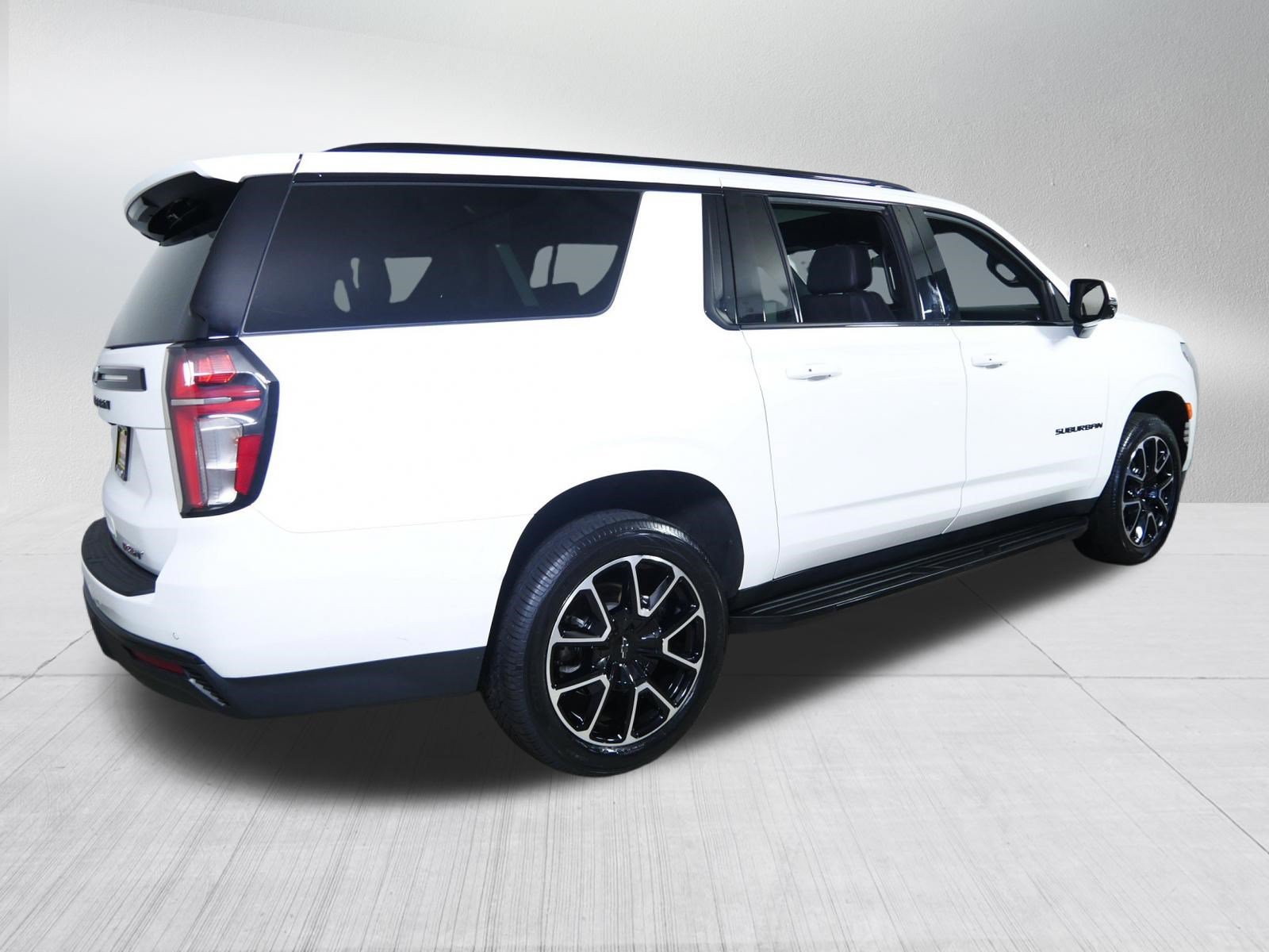 Used 2024 Chevrolet Suburban RST w/ Luxury Package AWD/4WD image 7