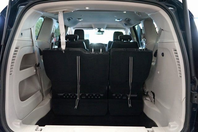 Used 2022 Chrysler Pacifica Touring-L image 52