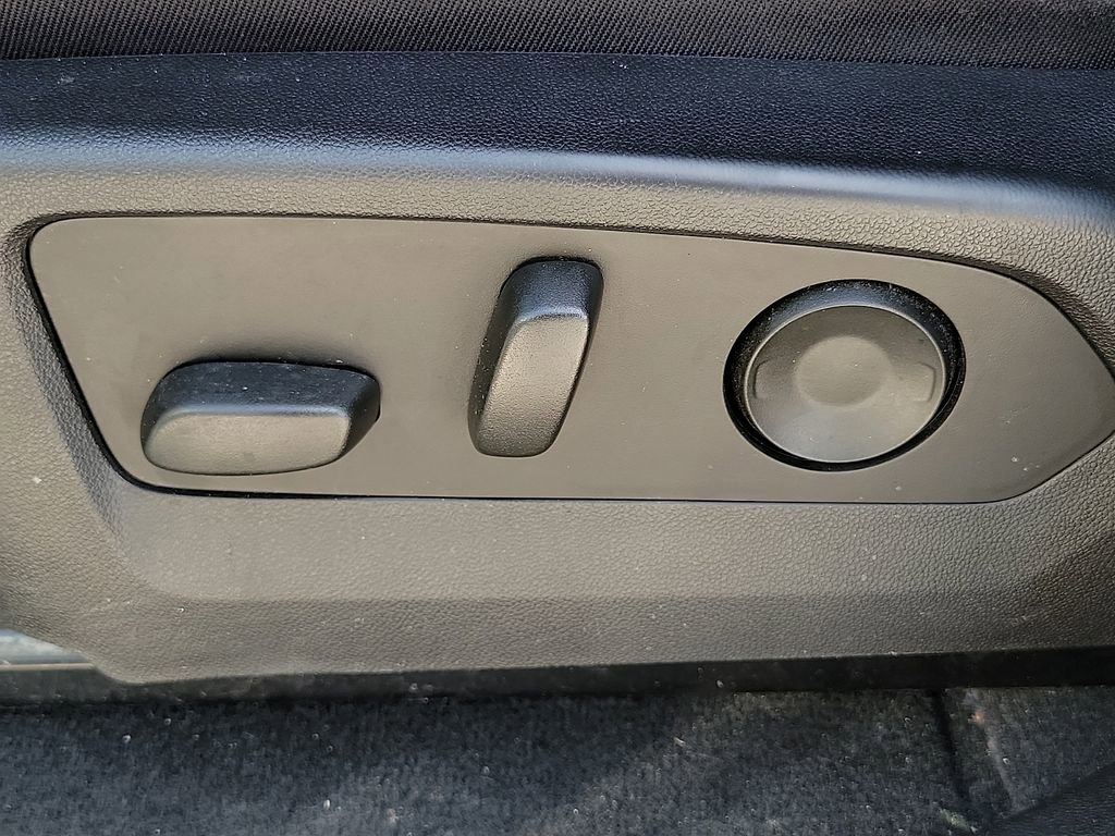 Used 2024 Chevrolet Colorado LT w/ LT Convenience Package II image 20