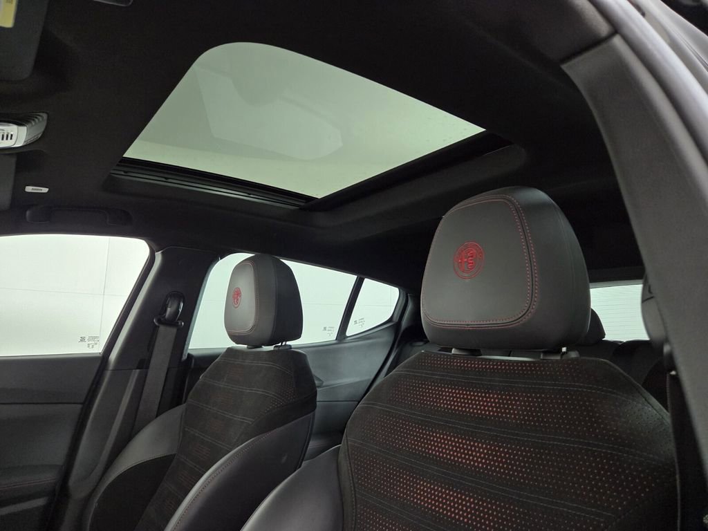 Used 2024 Alfa Romeo Tonale Veloce image 26