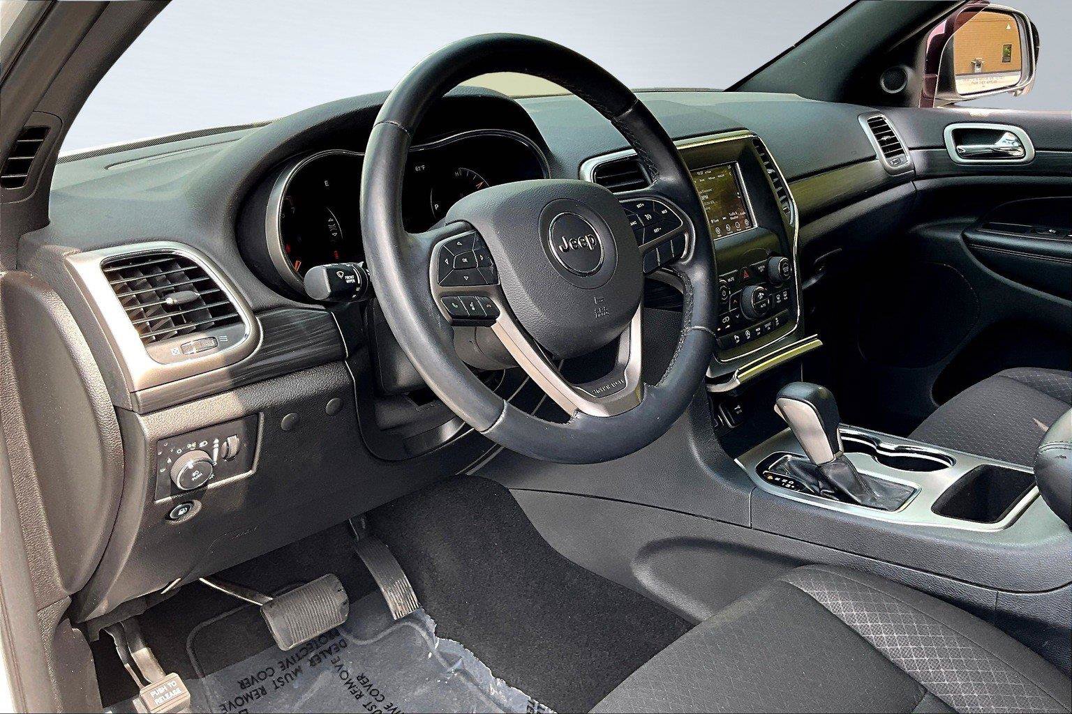 Certified 2021 Jeep Grand Cherokee Laredo AWD/4WD image 15