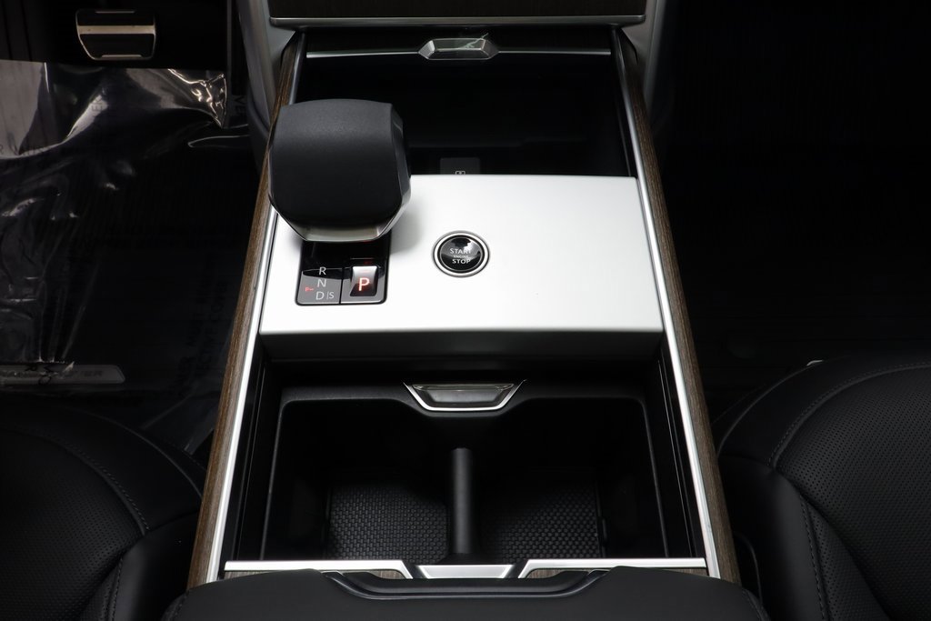 New 2025 Land Rover Range Rover SE image 12