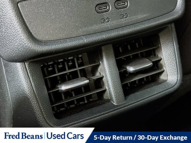 Used 2026 Chevrolet Equinox LT AWD/4WD image 32