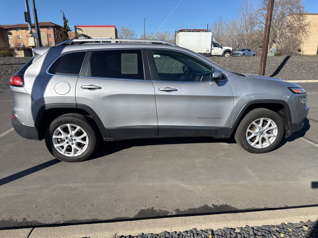 Used 2018 Jeep Cherokee Latitude Plus w/ Cold Weather Group image 8
