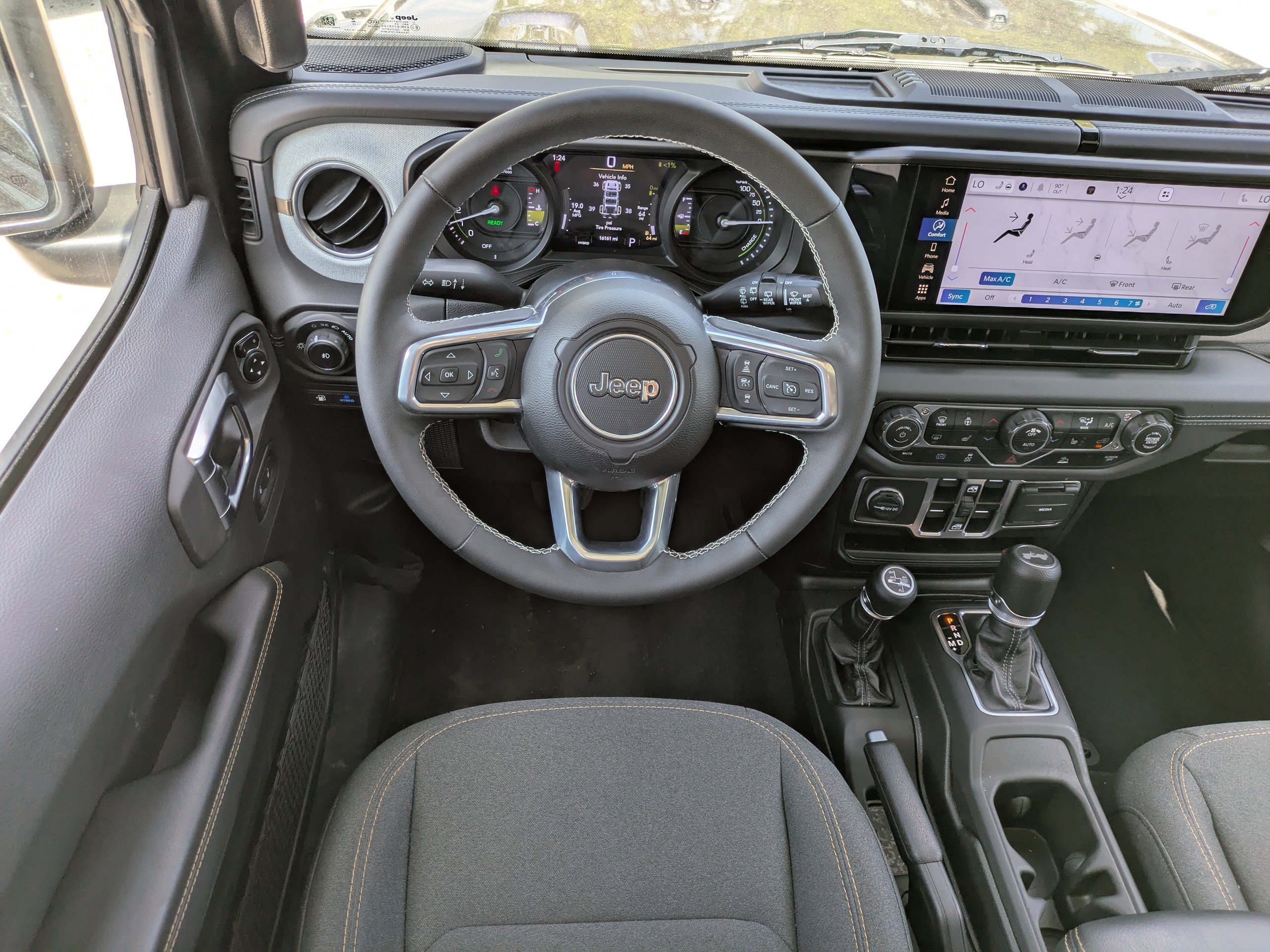 Certified 2025 Jeep Wrangler Unlimited Sahara AWD/4WD image 14