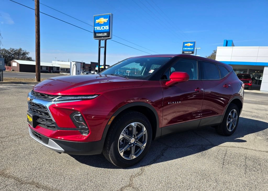 New 2025 Chevrolet Blazer LT FWD image 1