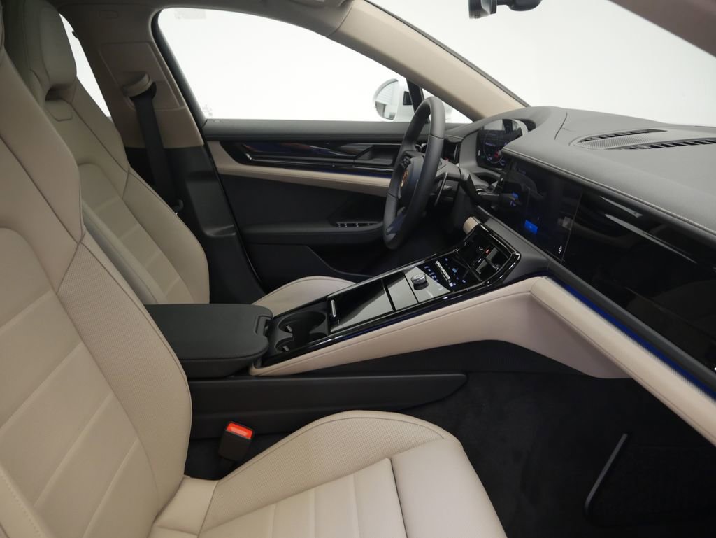 New 2026 Porsche Panamera RWD image 29