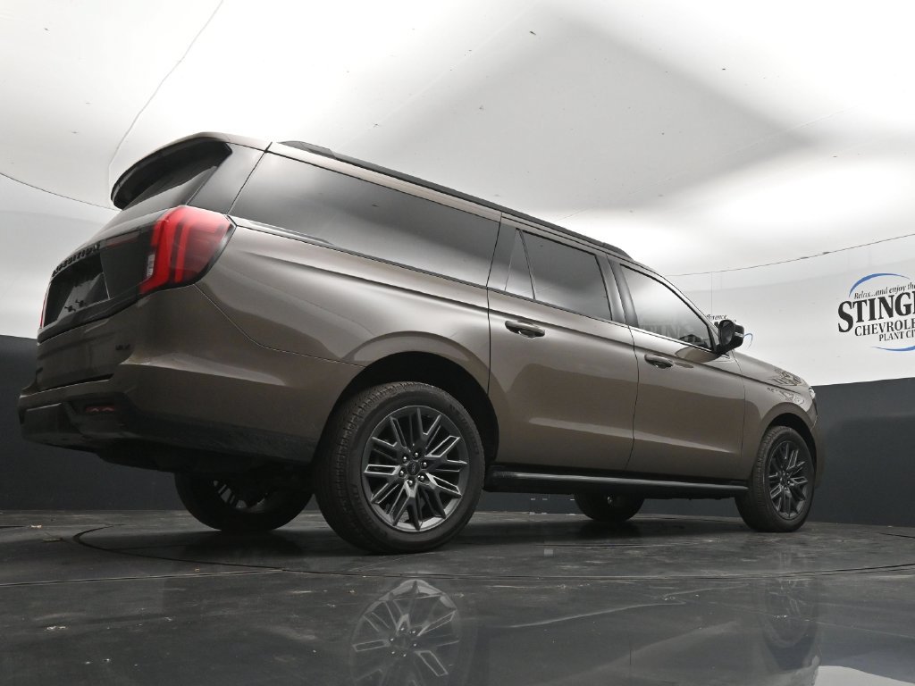 Used 2026 Ford Expedition Max Platinum w/ Stealth Appearance Package AWD/4WD image 32