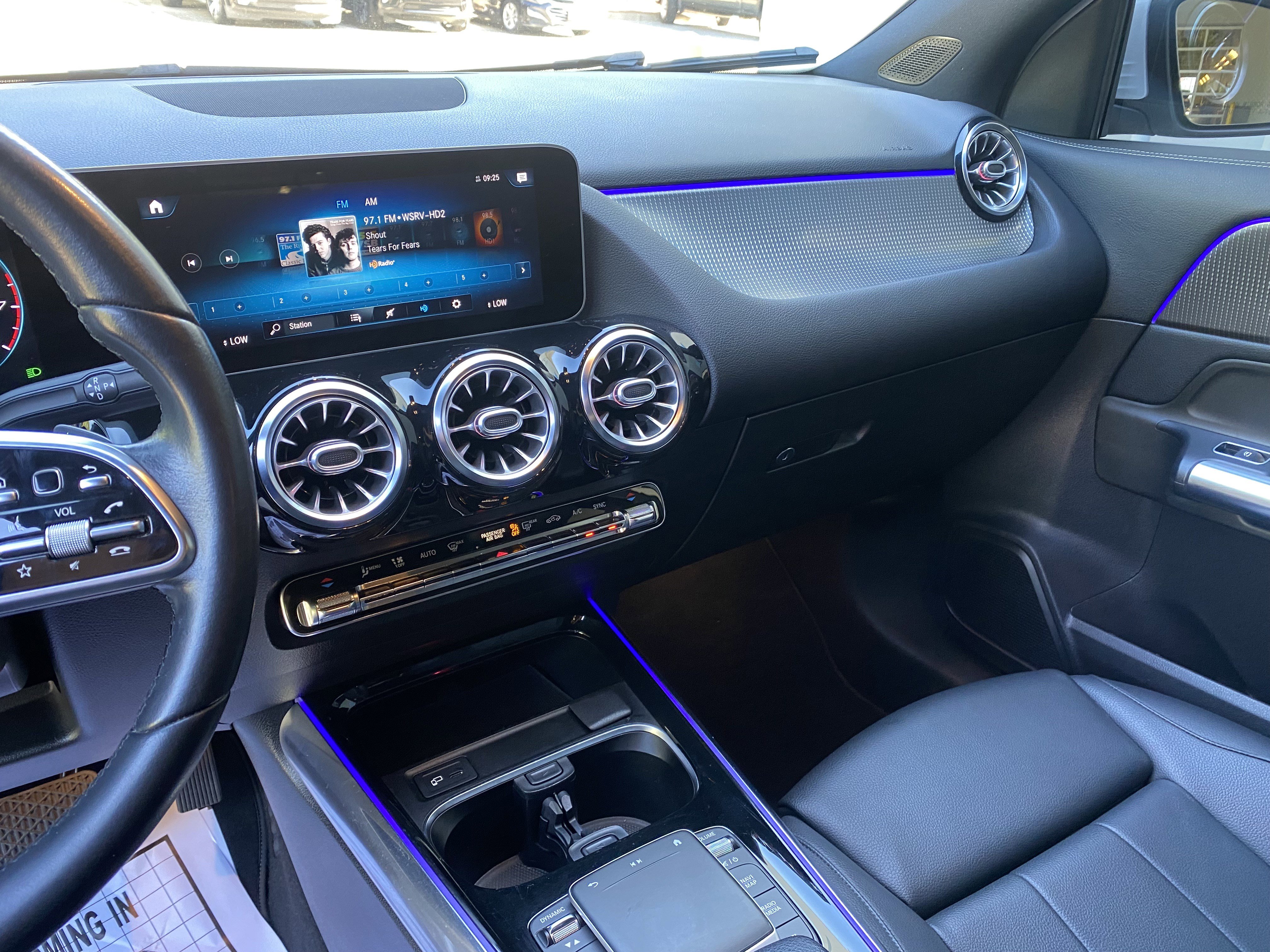 Used 2021 Mercedes-Benz GLA 250 4MATIC w/ Premium Package image 25