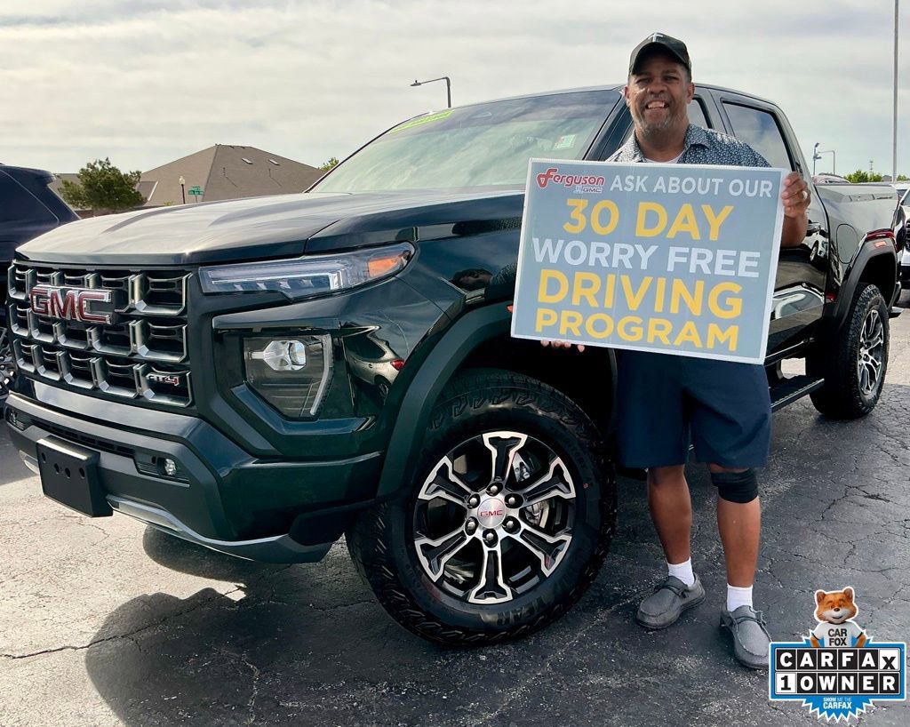 Used 2025 GMC Canyon AT4 AWD/4WD image 1