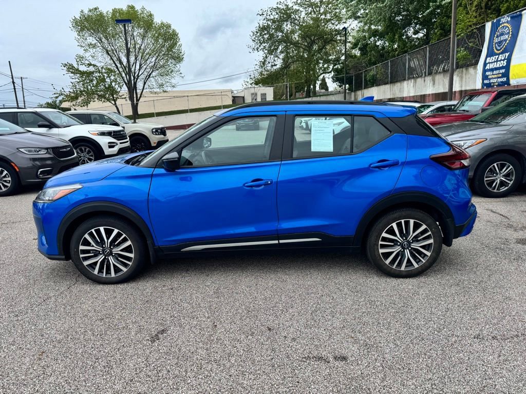 Used 2023 Nissan Kicks SR w/ SR Premium Package FWD image 2