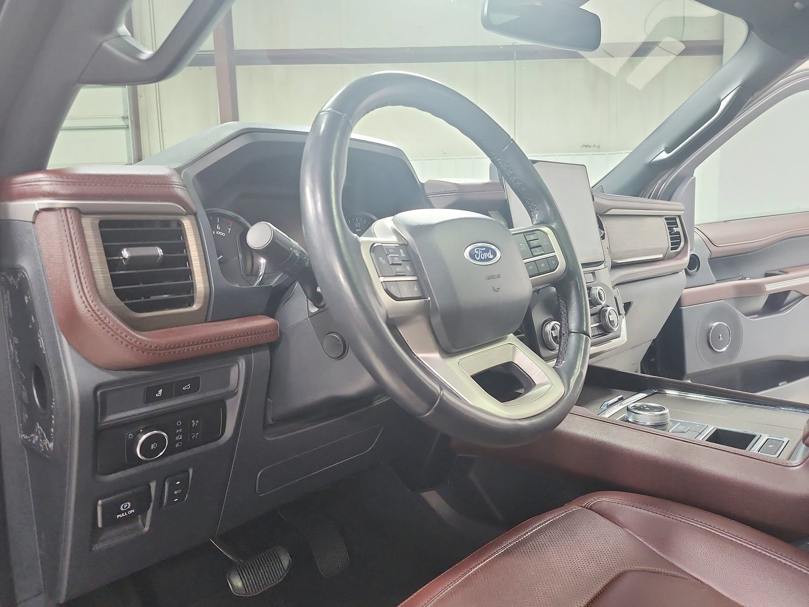 Used 2024 Ford Expedition Limited RWD image 18