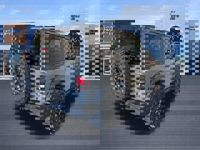 Used 2022 Jeep Wrangler Willys image 7