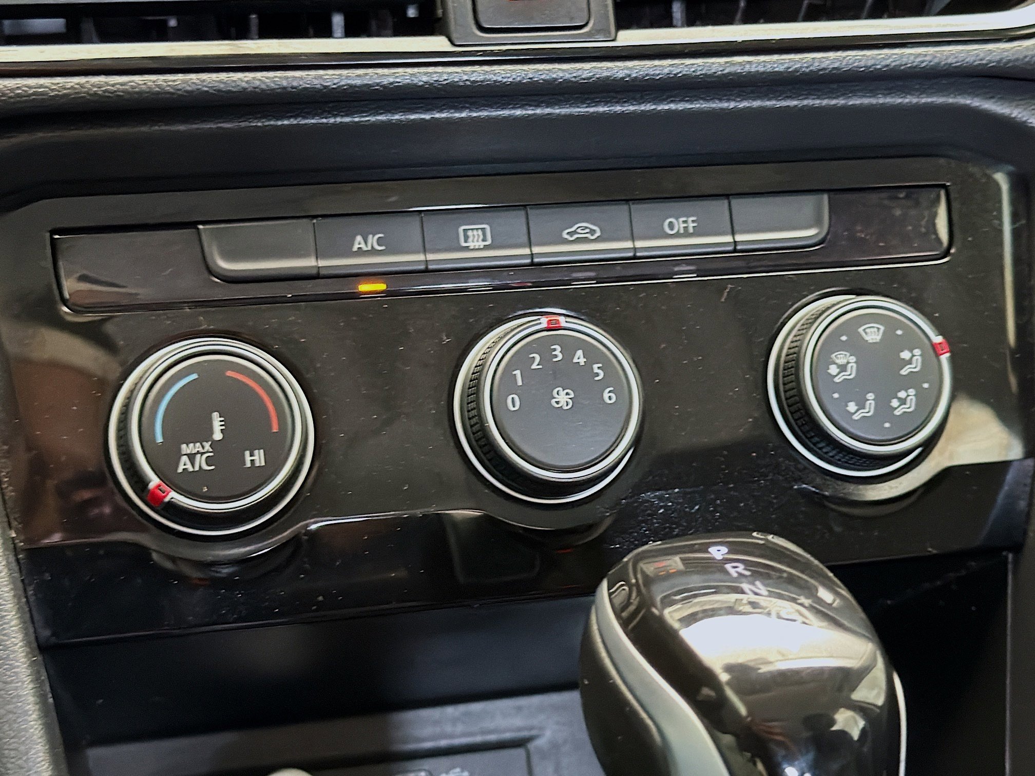 Used 2024 Volkswagen Taos S image 10