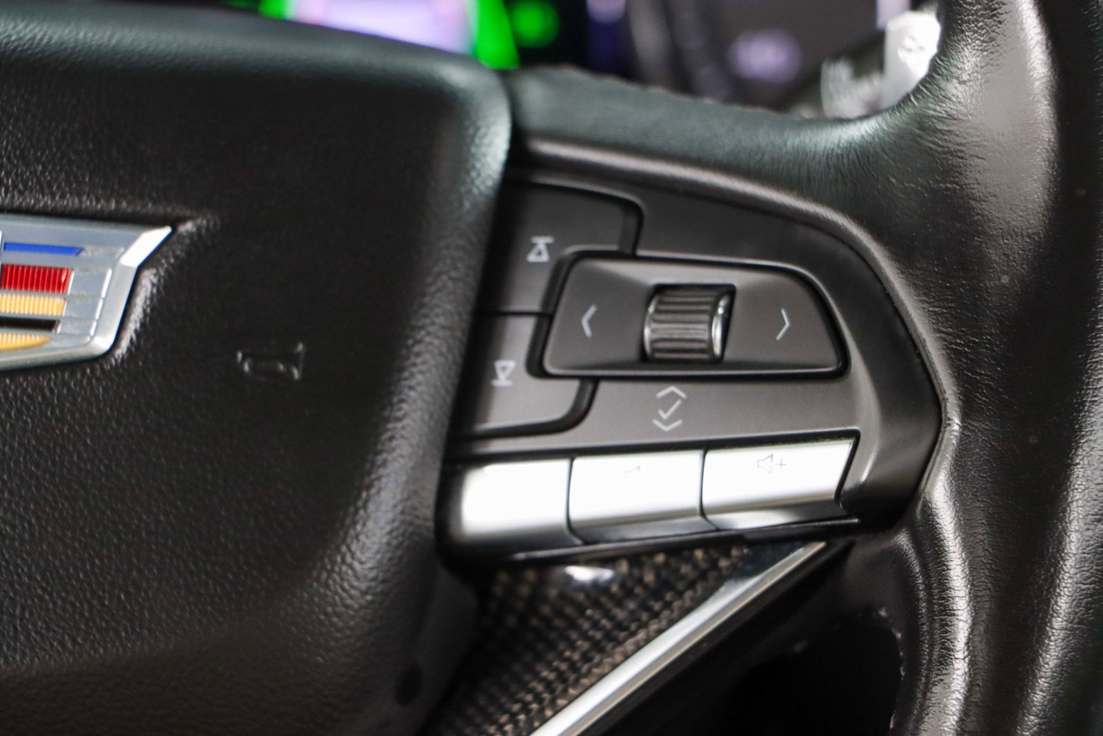 Used 2023 Cadillac XT6 Sport w/ Technology Package AWD/4WD image 14