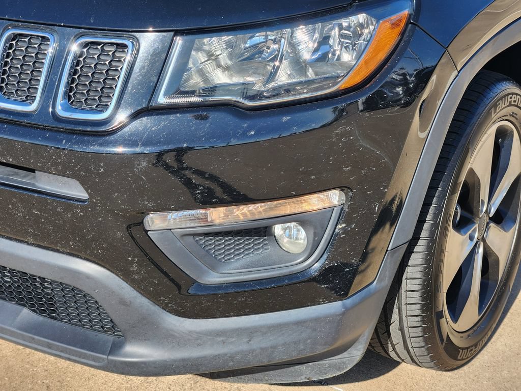 Used 2018 Jeep Compass Latitude w/ Popular Equipment Group FWD image 10
