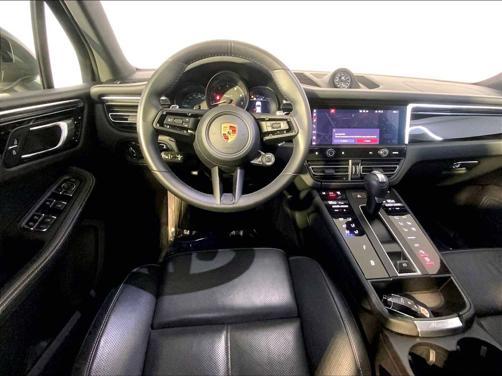 Certified 2023 Porsche Macan Turbo image 13