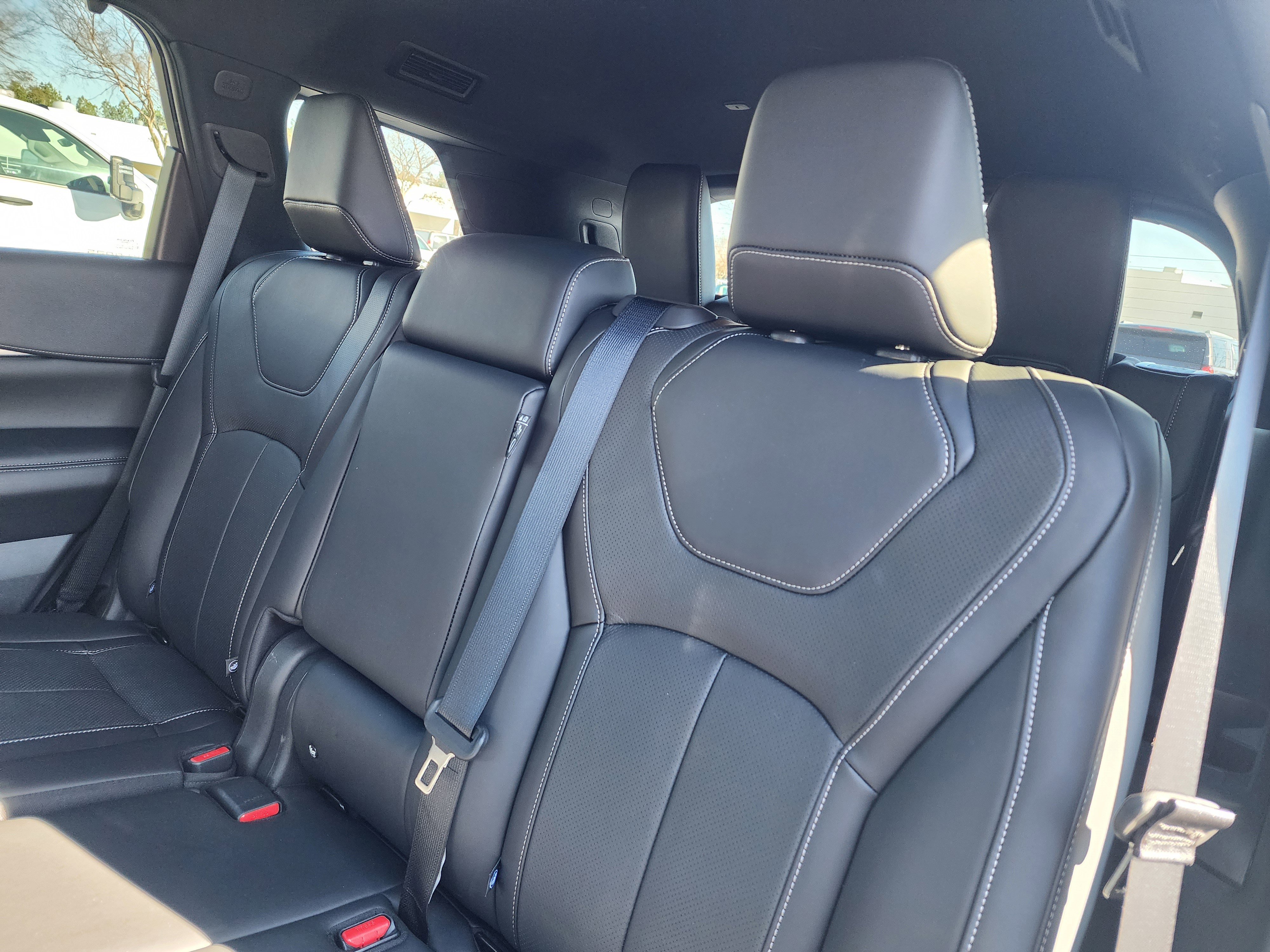 Used 2025 INFINITI QX60 Luxe w/ Black Edition image 12