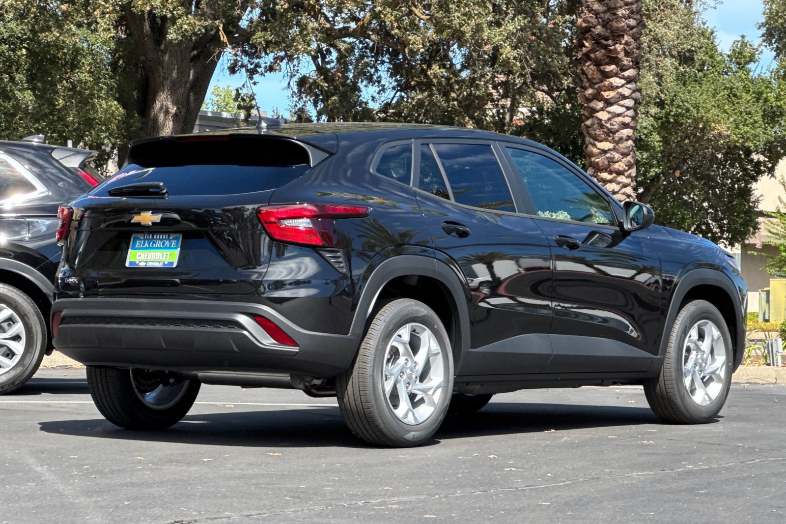 New 2026 Chevrolet Trax LS w/ LS Convenience Package FWD image 3