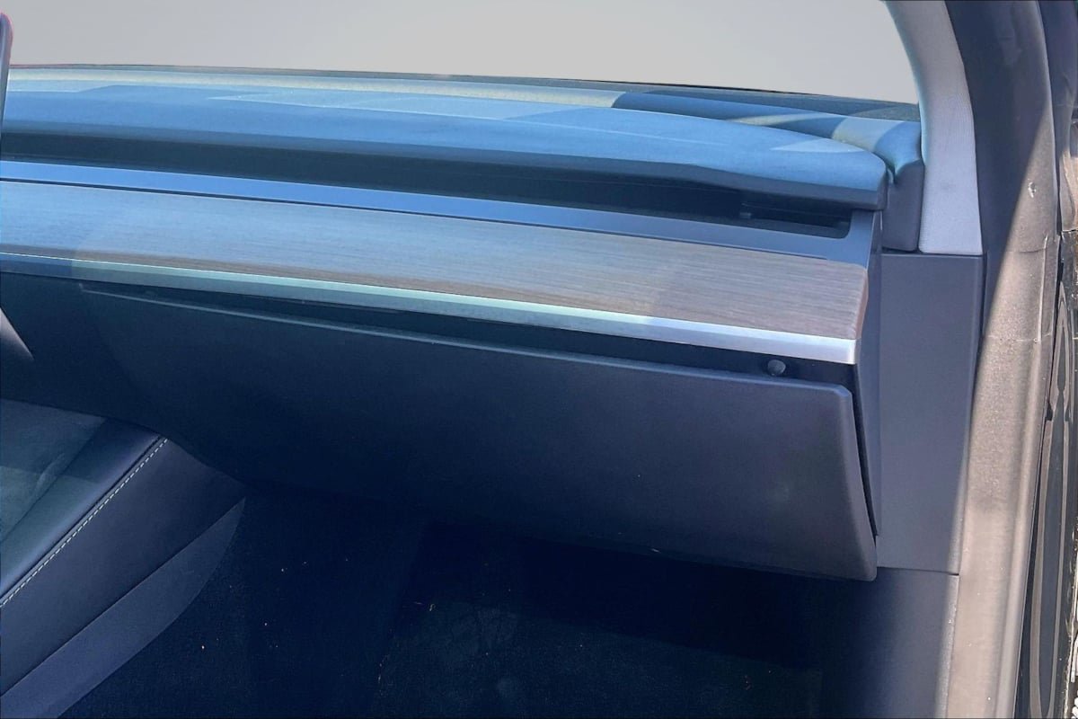 Used 2023 Tesla Model 3 Standard Range RWD image 17