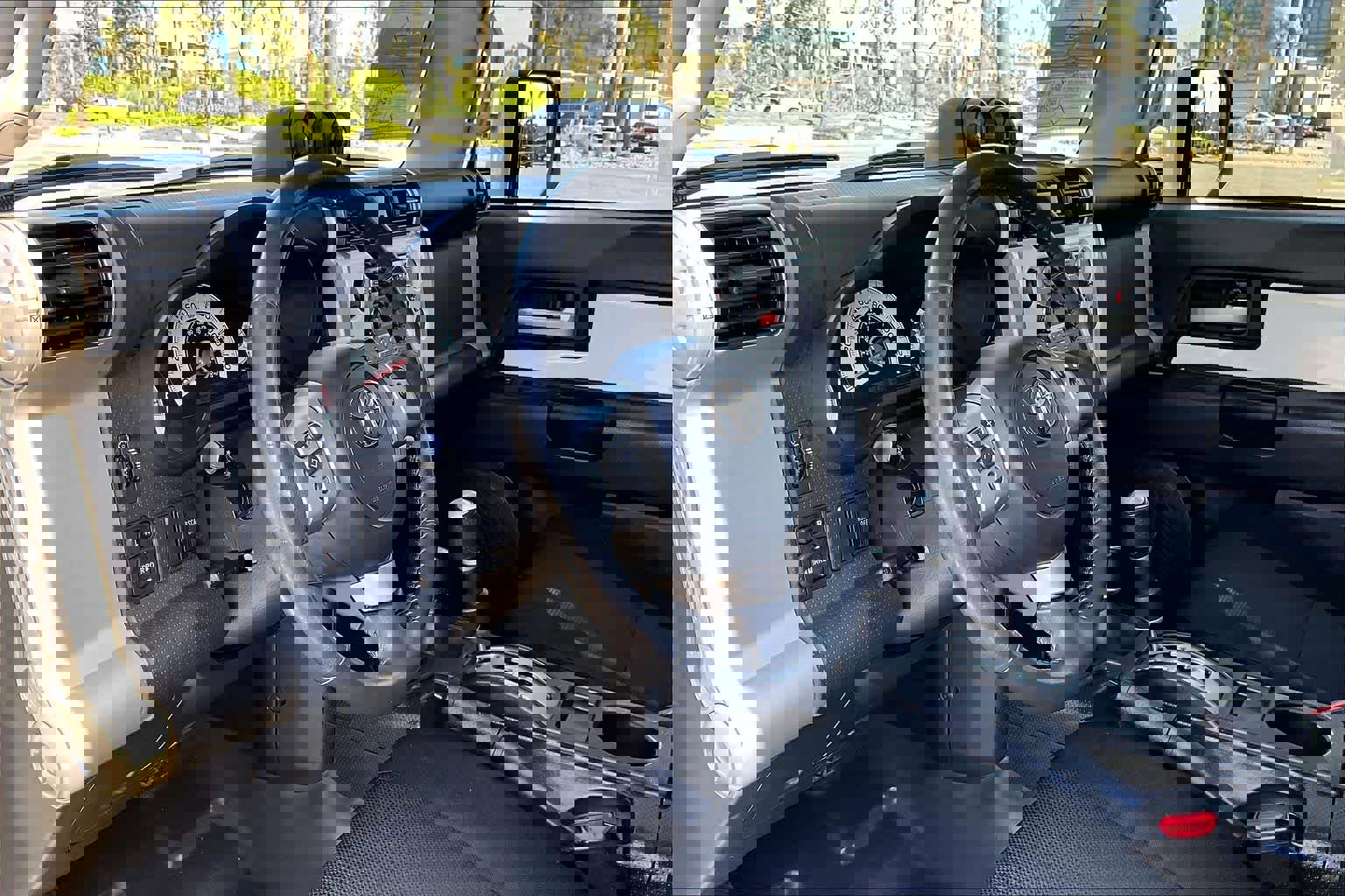 Used 2014 Toyota FJ Cruiser 4WD w/ Upgrade Package image 16