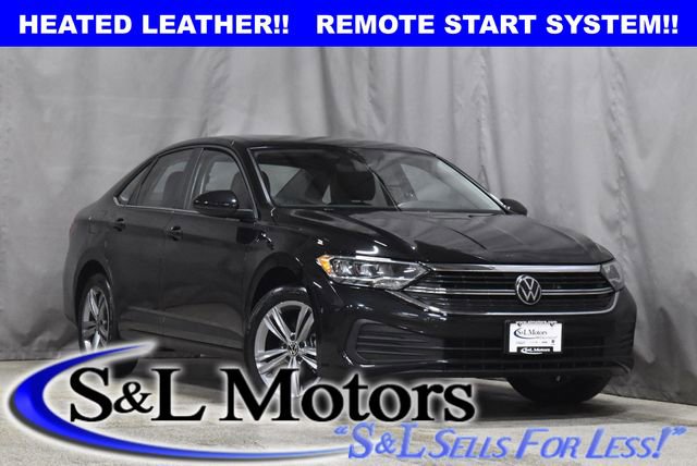 Used 2024 Volkswagen Jetta SE image 1