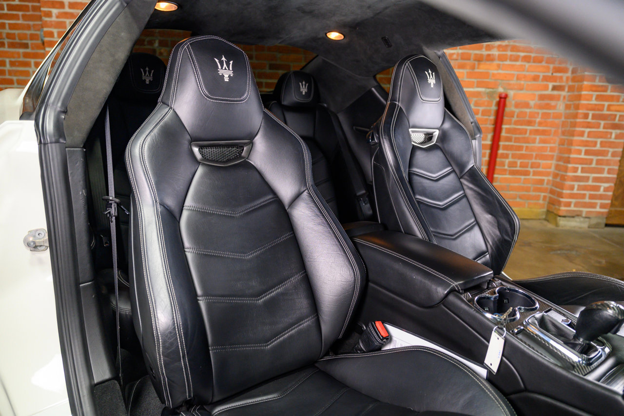 Used 2015 Maserati GranTurismo MC image 23