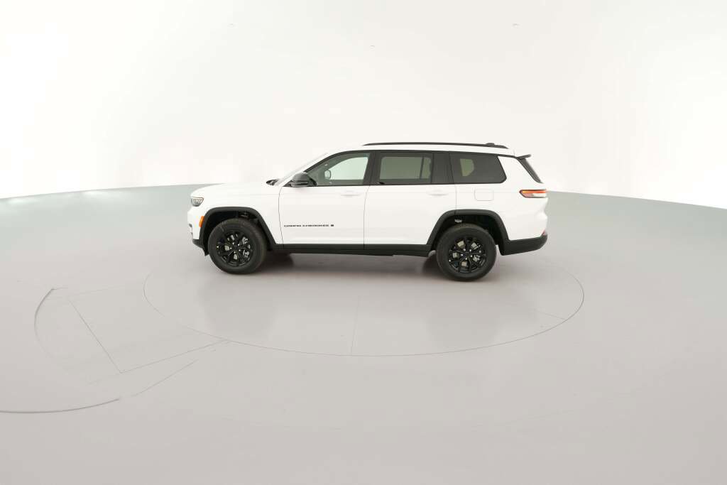 New 2025 Jeep Grand Cherokee L Laredo image 6