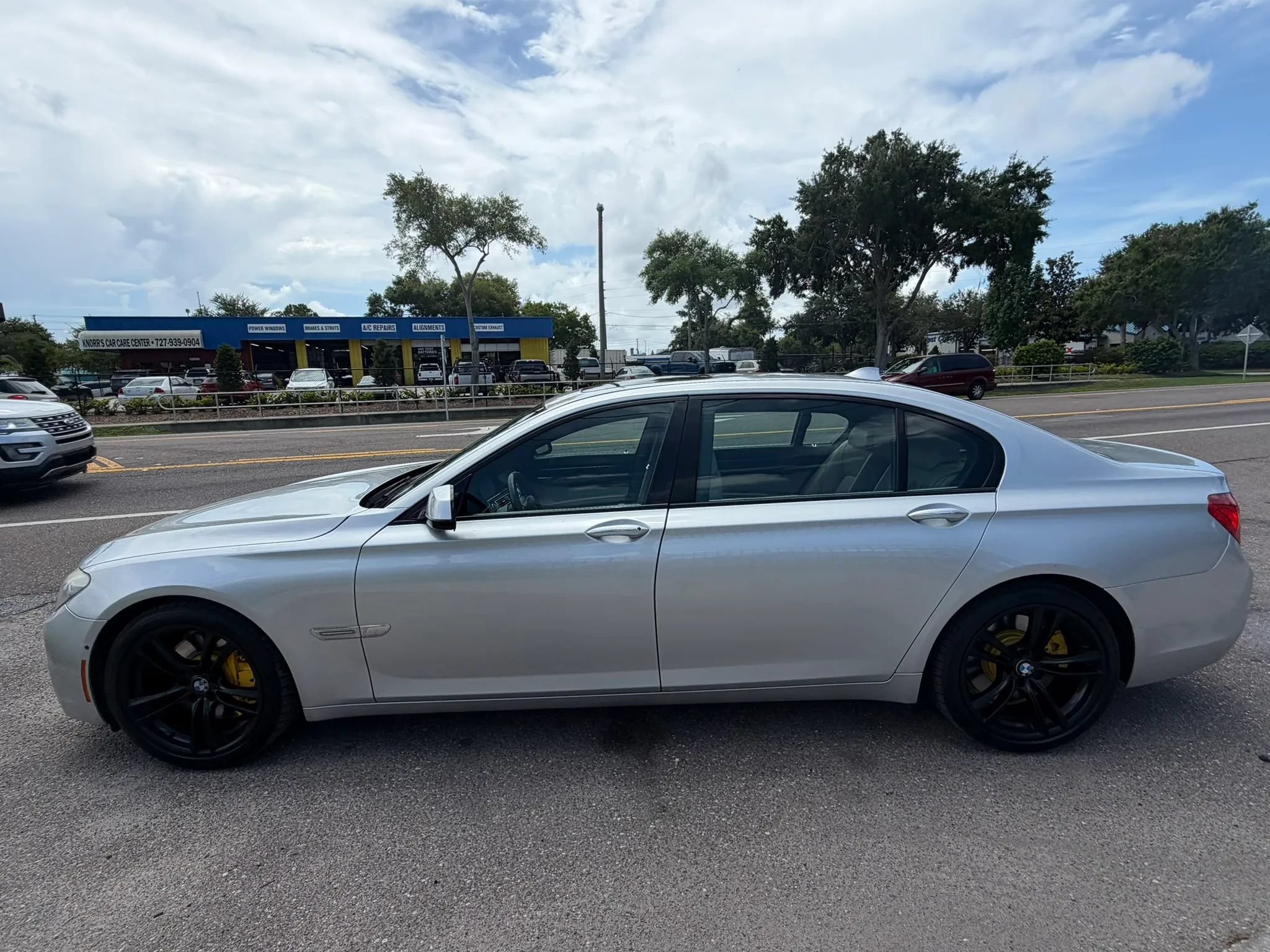 Used 2012 BMW 750Li RWD image 5