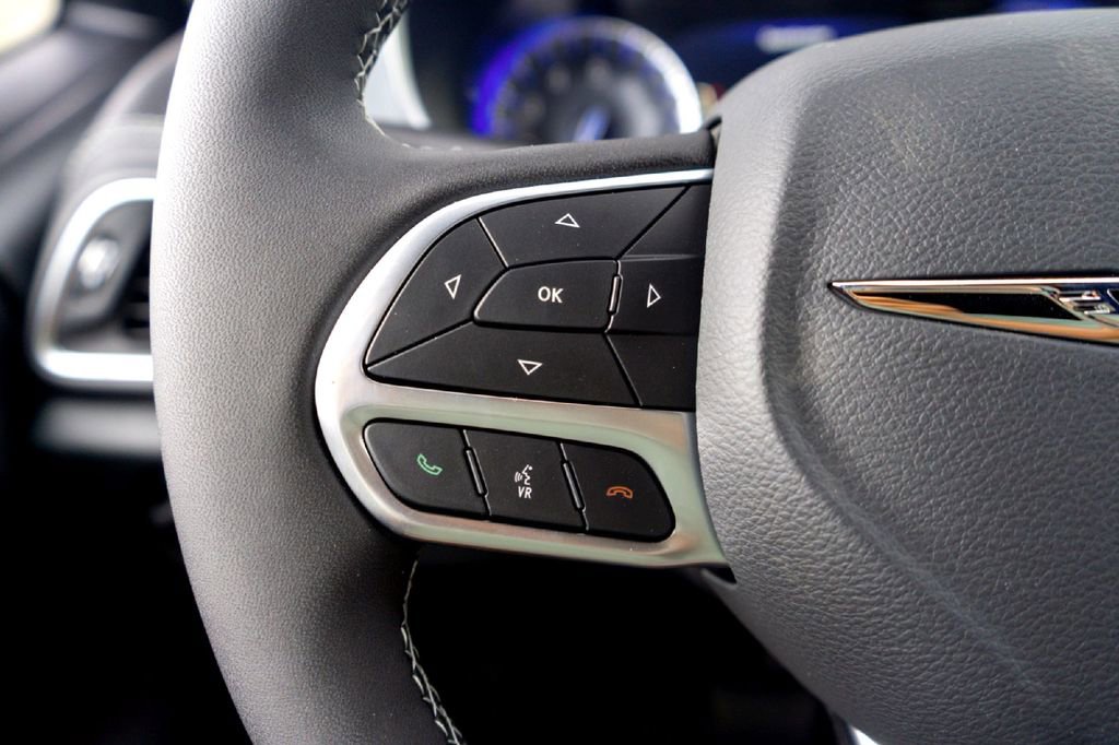 New 2026 Chrysler Pacifica Limited FWD image 14