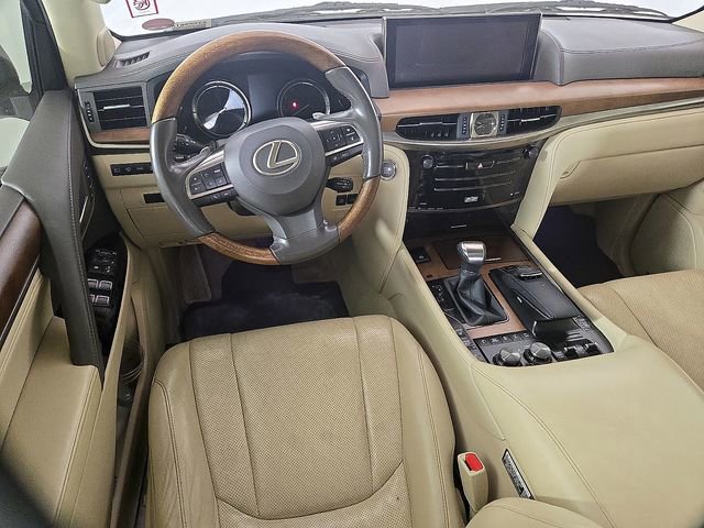 Used 2016 Lexus LX 570 4WD w/ Luxury Package image 14