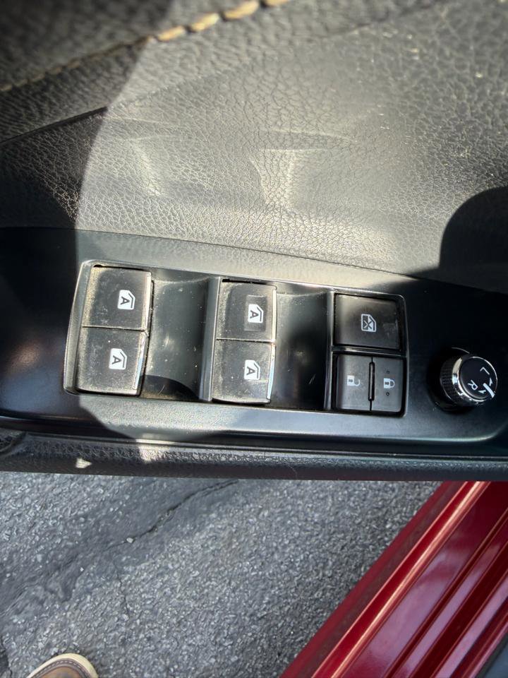 Used 2018 Toyota Camry XSE FWD image 13