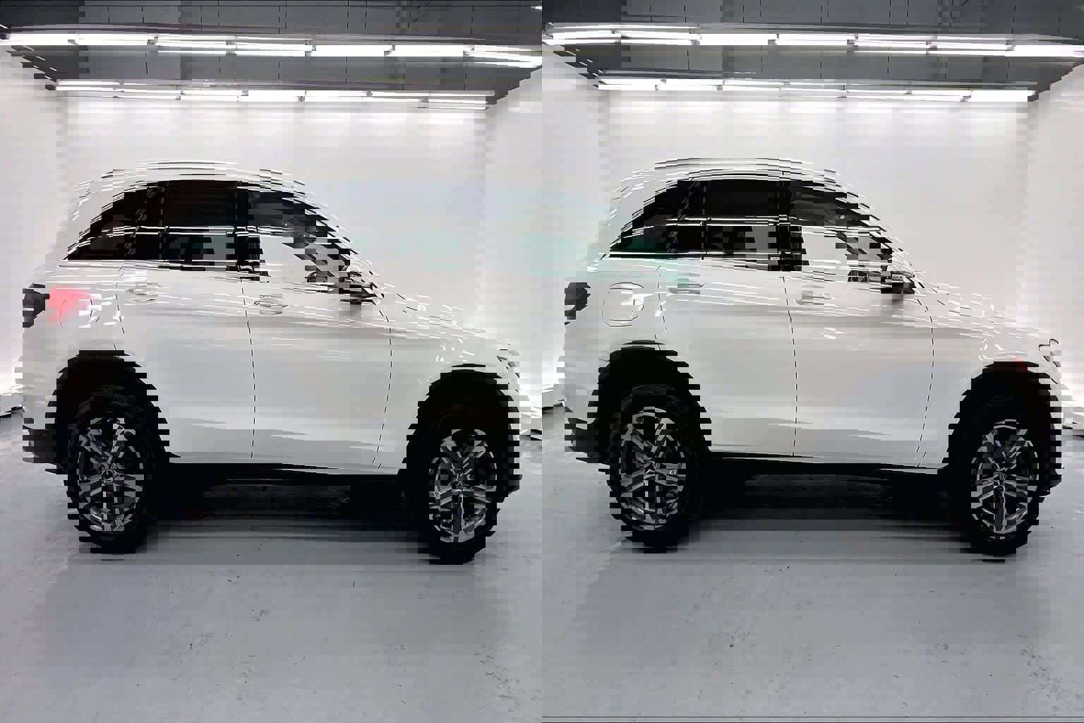 Used 2019 Mercedes-Benz GLC 300 image 5