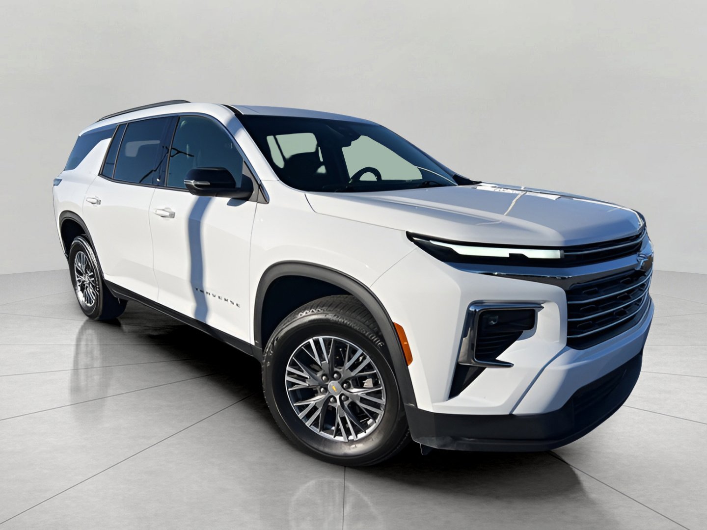 Used 2025 Chevrolet Traverse LT