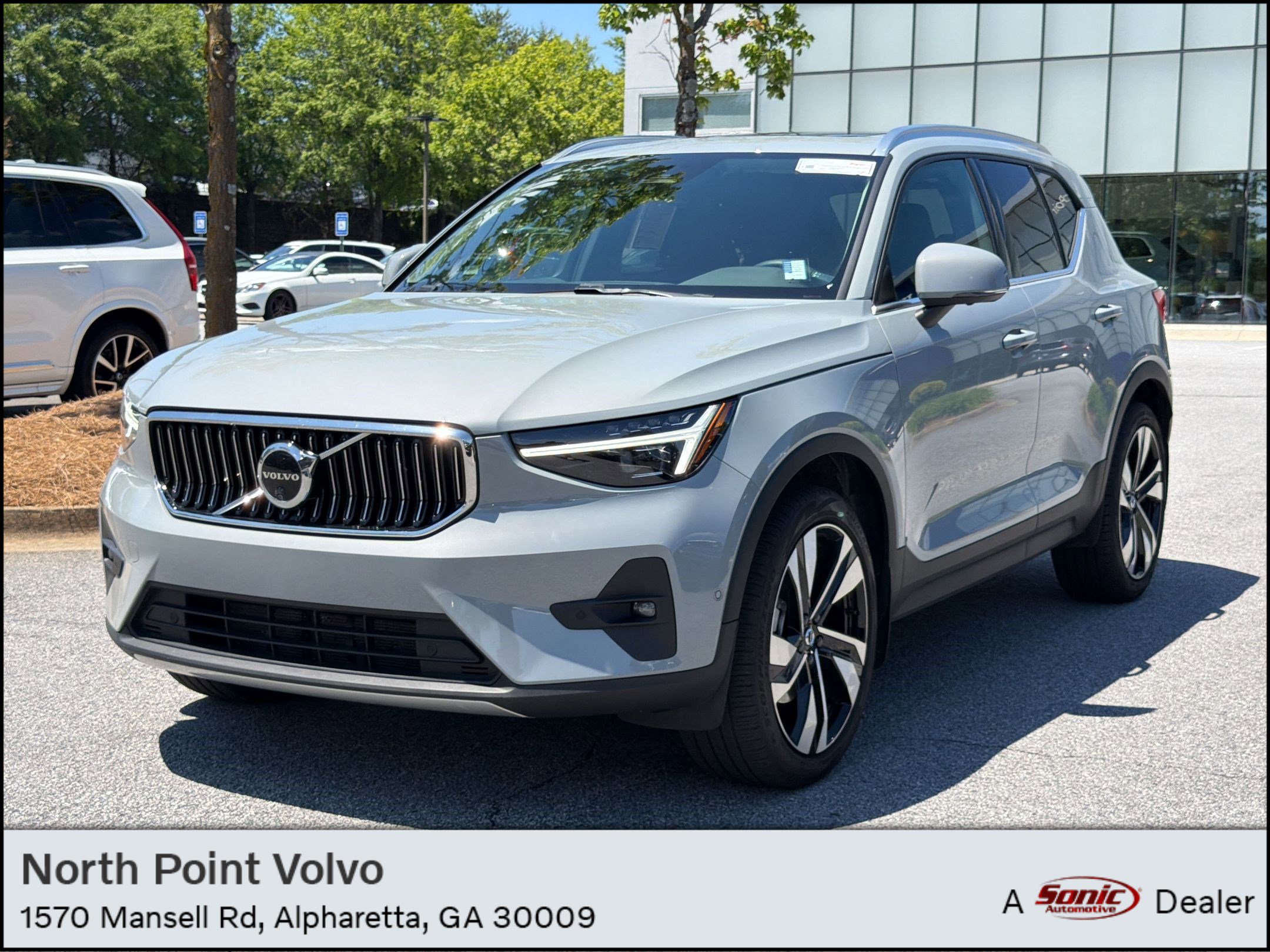 Used 2024 Volvo XC40 B5 Plus w/ Protection Package Premier AWD/4WD image 1