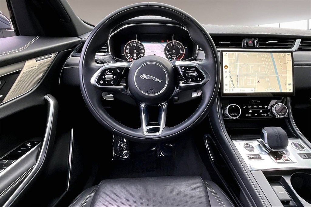 Used 2025 Jaguar F-PACE R-Dynamic S image 8