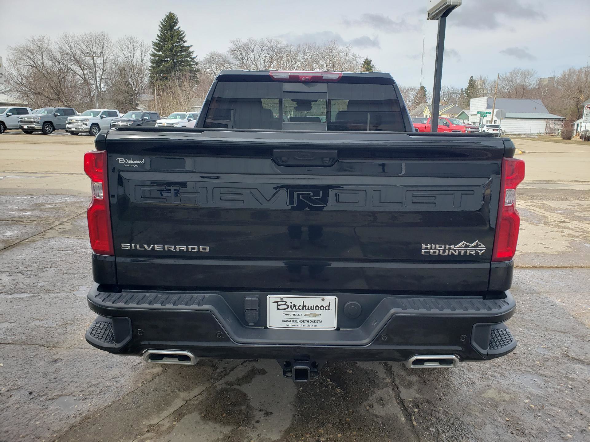 Used 2024 Chevrolet Silverado 1500 High Country w/ Technology Package AWD/4WD image 4