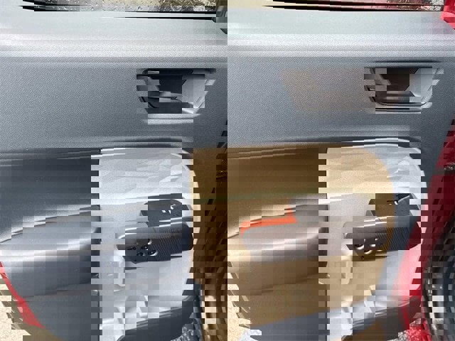 Certified 2025 Ford Maverick Lariat w/ 4K Tow Package image 19