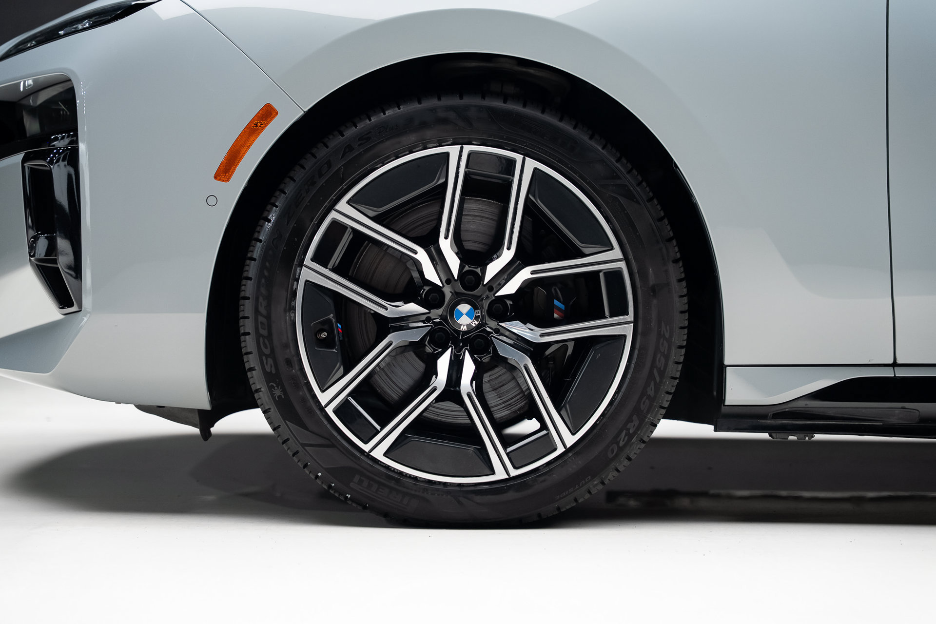 Used 2024 BMW i7 xDrive60 w/ Executive Package AWD/4WD image 20