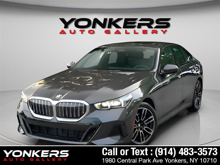 Used 2024 BMW 530i xDrive image 2